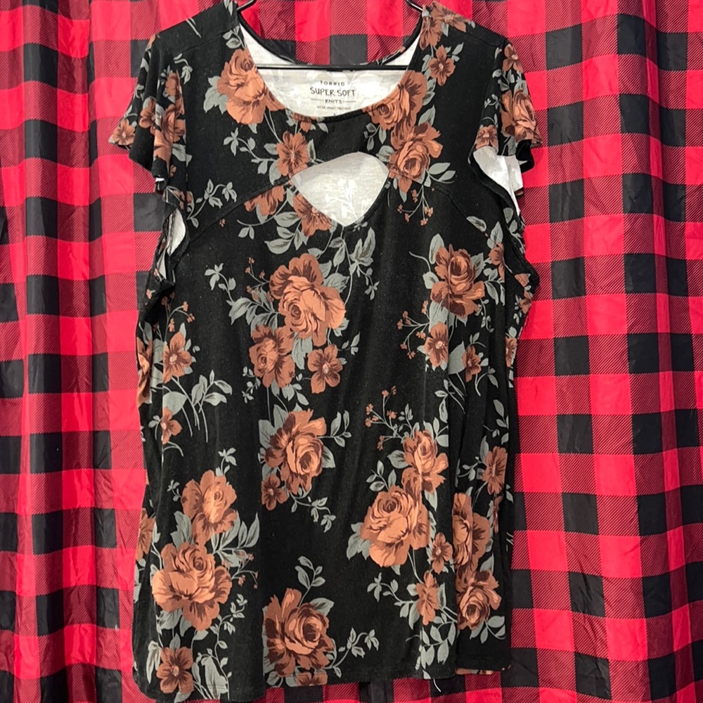 Super Soft Crew Neck Cutout Flutter Sleeve Tee, Size 2